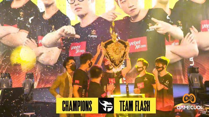 Team Flash quay trở lại với ngôi vương của mùa giải Đấu Trường Danh Vọng 2021