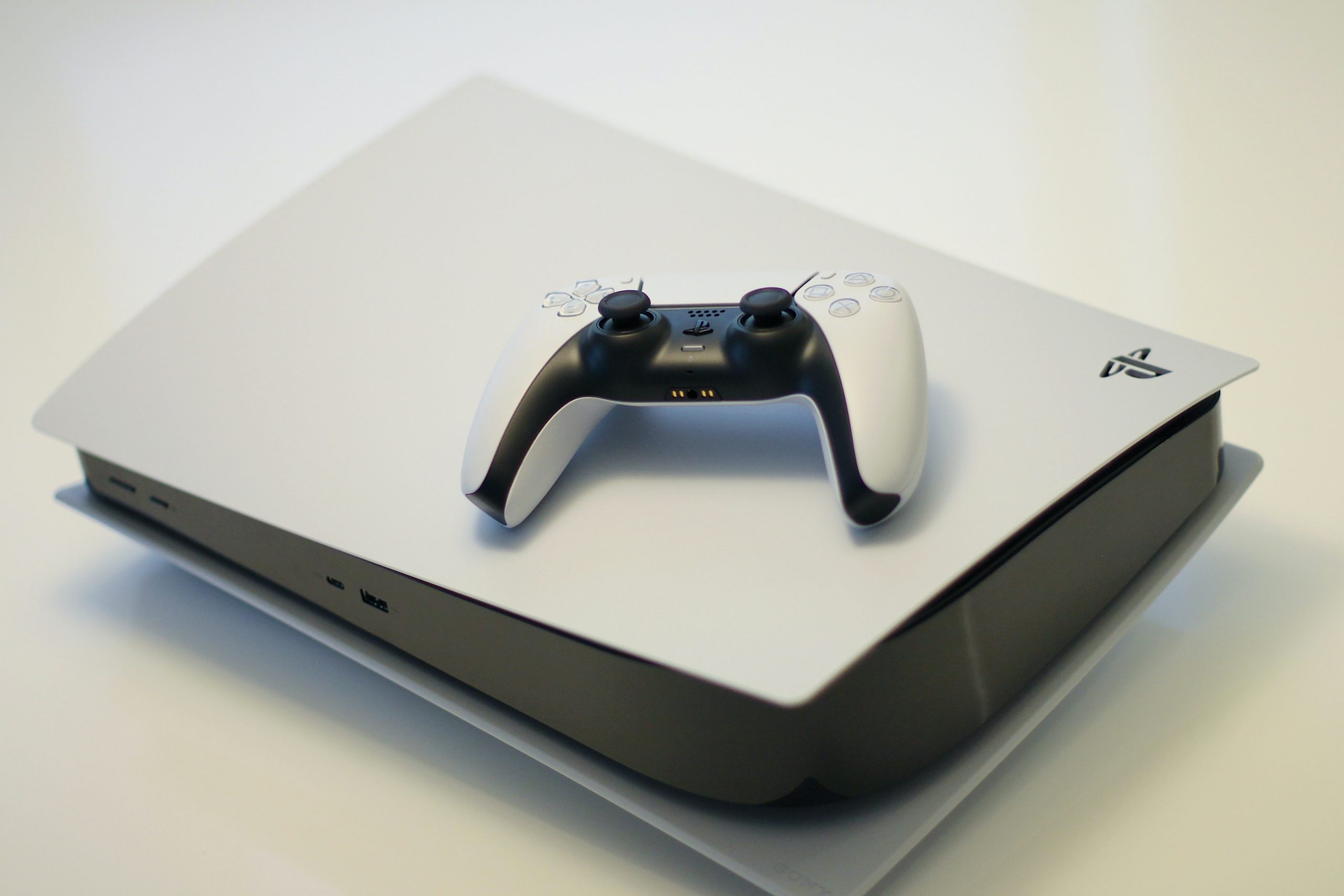 Xuất hiện phiên bản PS5 mới nhẹ hơn tới… 300 gram tại Úc và Nhật