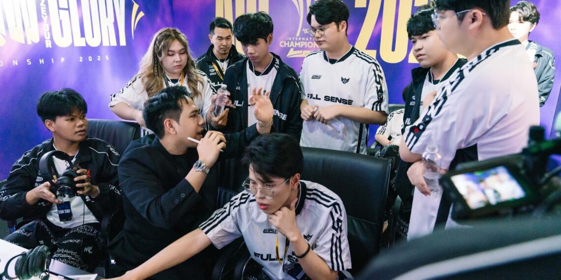 AIC 2025 – Bán kết 1: Full Sense thẳng tiến CK sau chiến thắng Bacon Time 4-1