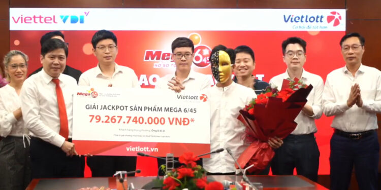 Tỷ Phú Vietlott GenZ trúng 79 tỷ: “Tôi về còn hỏi mẹ có đọc tin tức ai trúng số trên báo không”