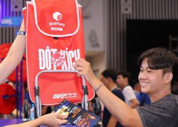 Gian hàng GoPlay “gây sốt” tại Vietnam Gameverse 2026 với hơn 1.000 xe kéo phát hết trong ngày đầu