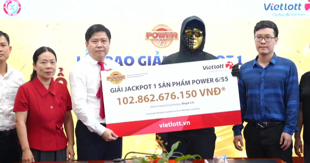 Một Oppa Hàn Quốc trúng giải 102 tỷ Power 6/55 của Vietlott Một Oppa Hàn Quốc trúng giải 102 tỷ Power 6/55 của Vietlott